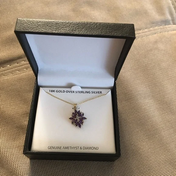 Necklace​ - Picture 3 of 4